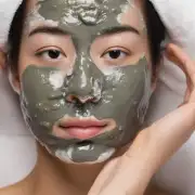 你认为在使用面膜后应该立即洗脸吗？为什么呢？