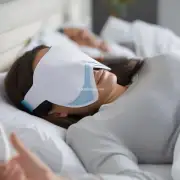 睡前使用面膜是否会影响睡眠质量？