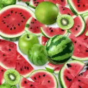 如果要使用水果作为原材料来制作面膜的话有哪些种类可以选用？比如西瓜皮或苹果籽等等它们分别有什么特点和功效吗？
