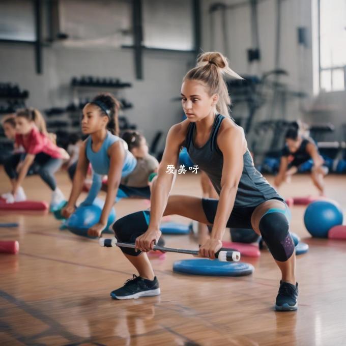 女生应该选择哪种类型的运动来增强核心肌群的力量？
